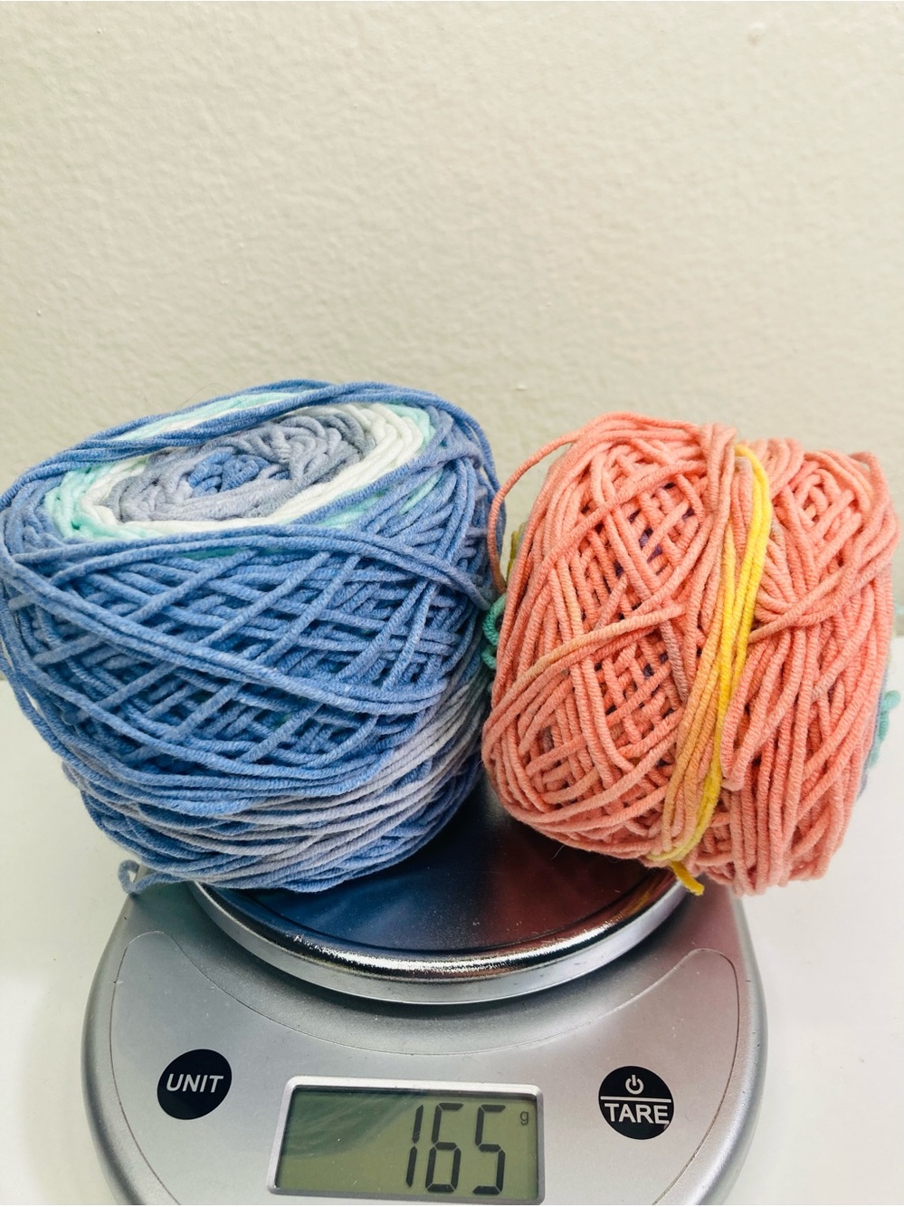 Bargain Yarn: 165 g / 5.82 oz Blue & Coral Variegated Yarn Cakes Untagged